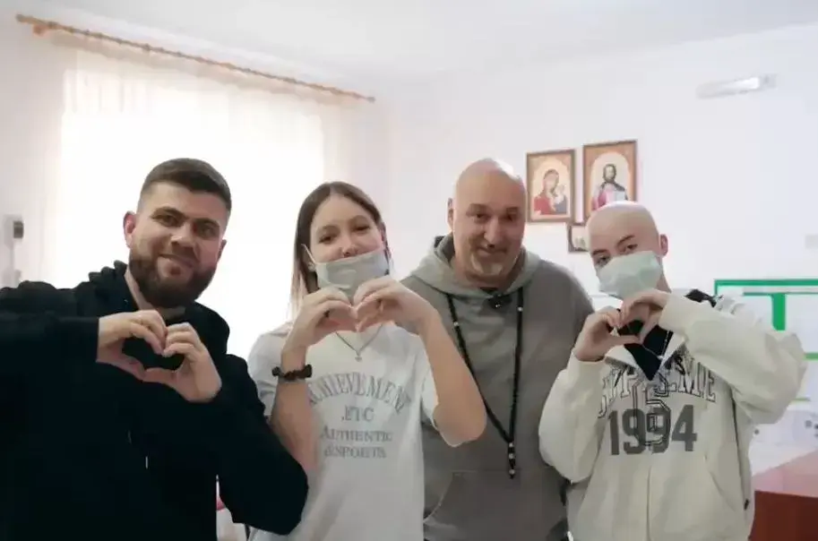 Добро всегда находит того, кто в нем нуждается больше всего